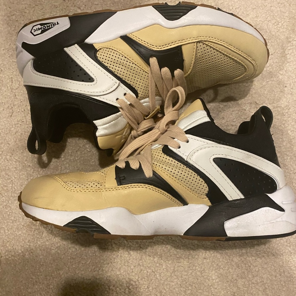 PUMA Sneakers